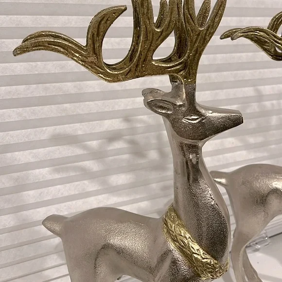 Metal / Standing Deers / Elegant Silver and Gold Reindeer Figurines / 2 pc. - Picture 5 of 13